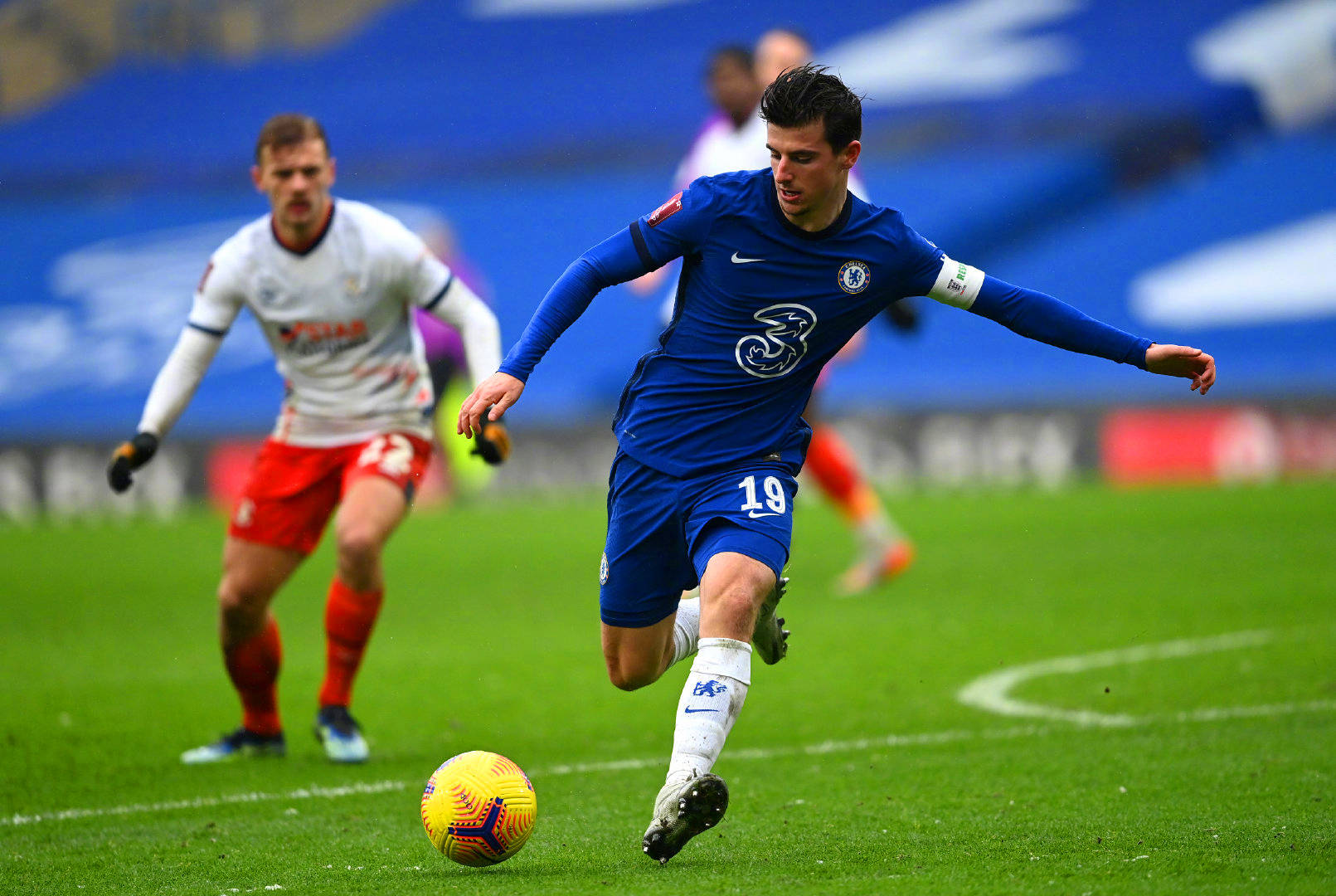 切尔西蓝军头号射手梅开二度，带领球队取胜