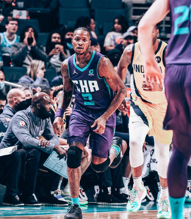 尼斯客场逆转胜利，赢得关键三分